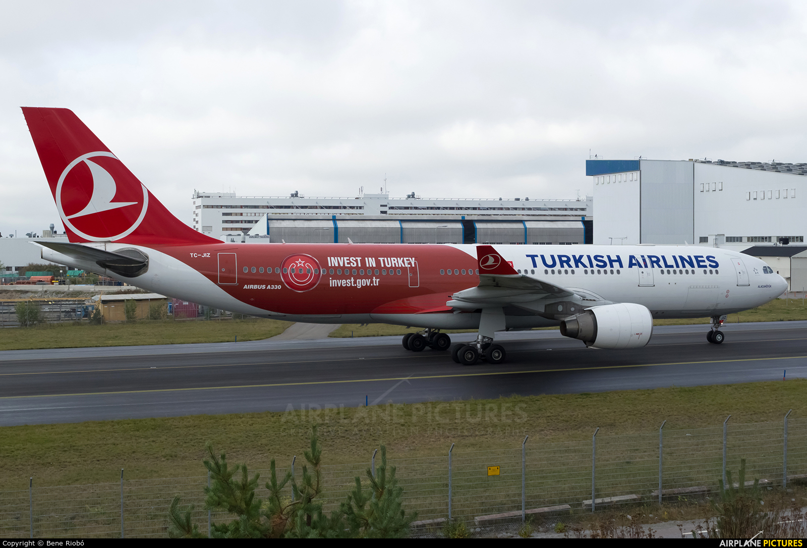 Turkish Airlines TC-JIZ aircraft at Stockholm - Arlanda