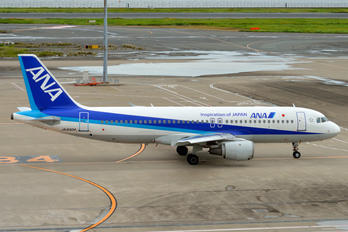 JA8304 - ANA - All Nippon Airways Airbus A320