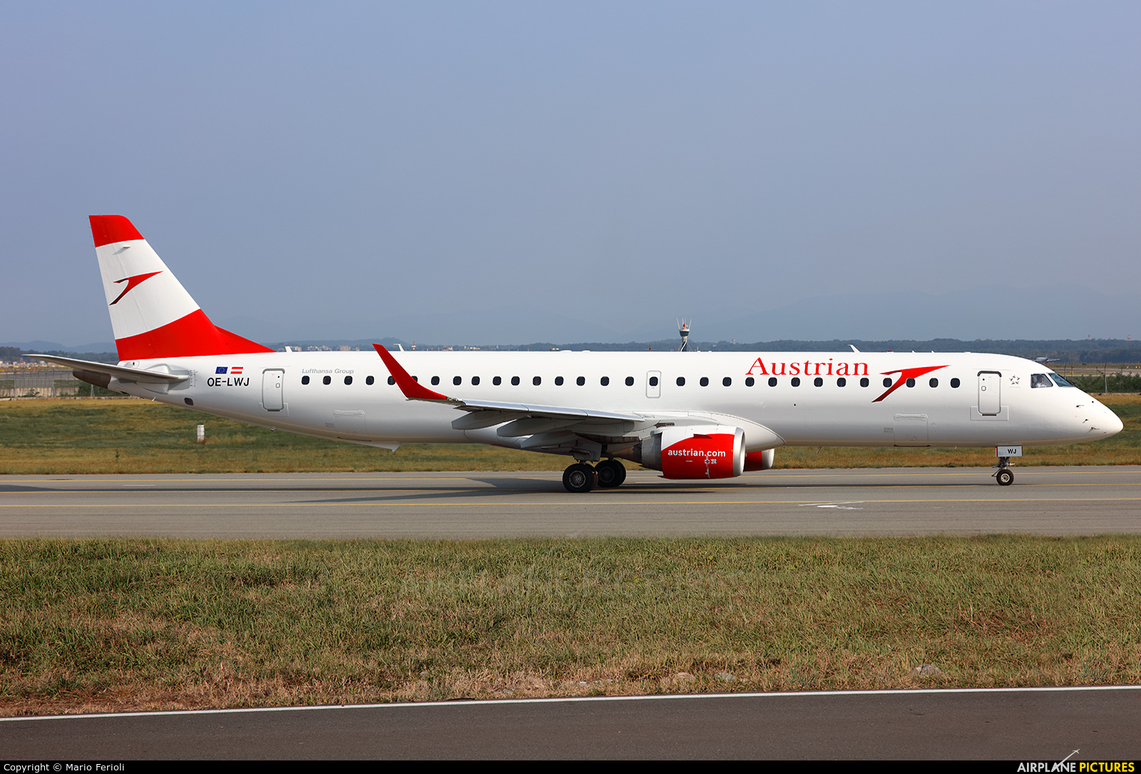 Austrian Airlines/Arrows/Tyrolean OE-LWJ aircraft at Milan - Malpensa