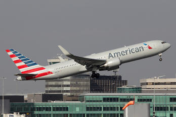 N347AN - American Airlines Boeing 767-300