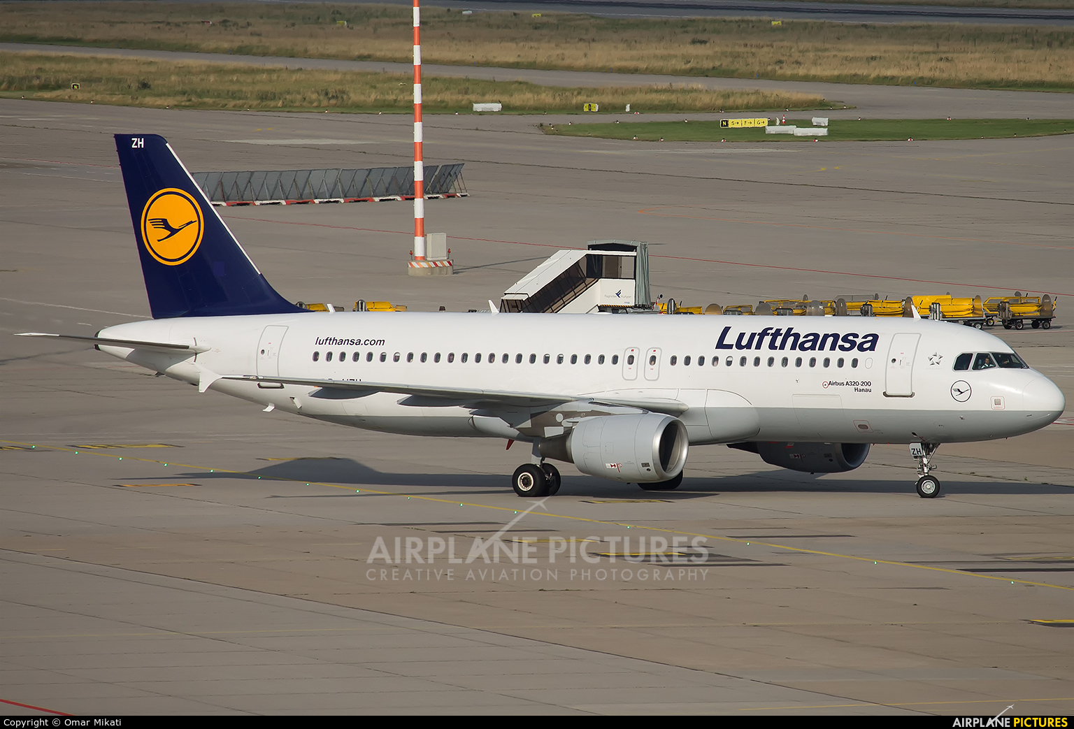 Lufthansa D-AIZH aircraft at Stuttgart