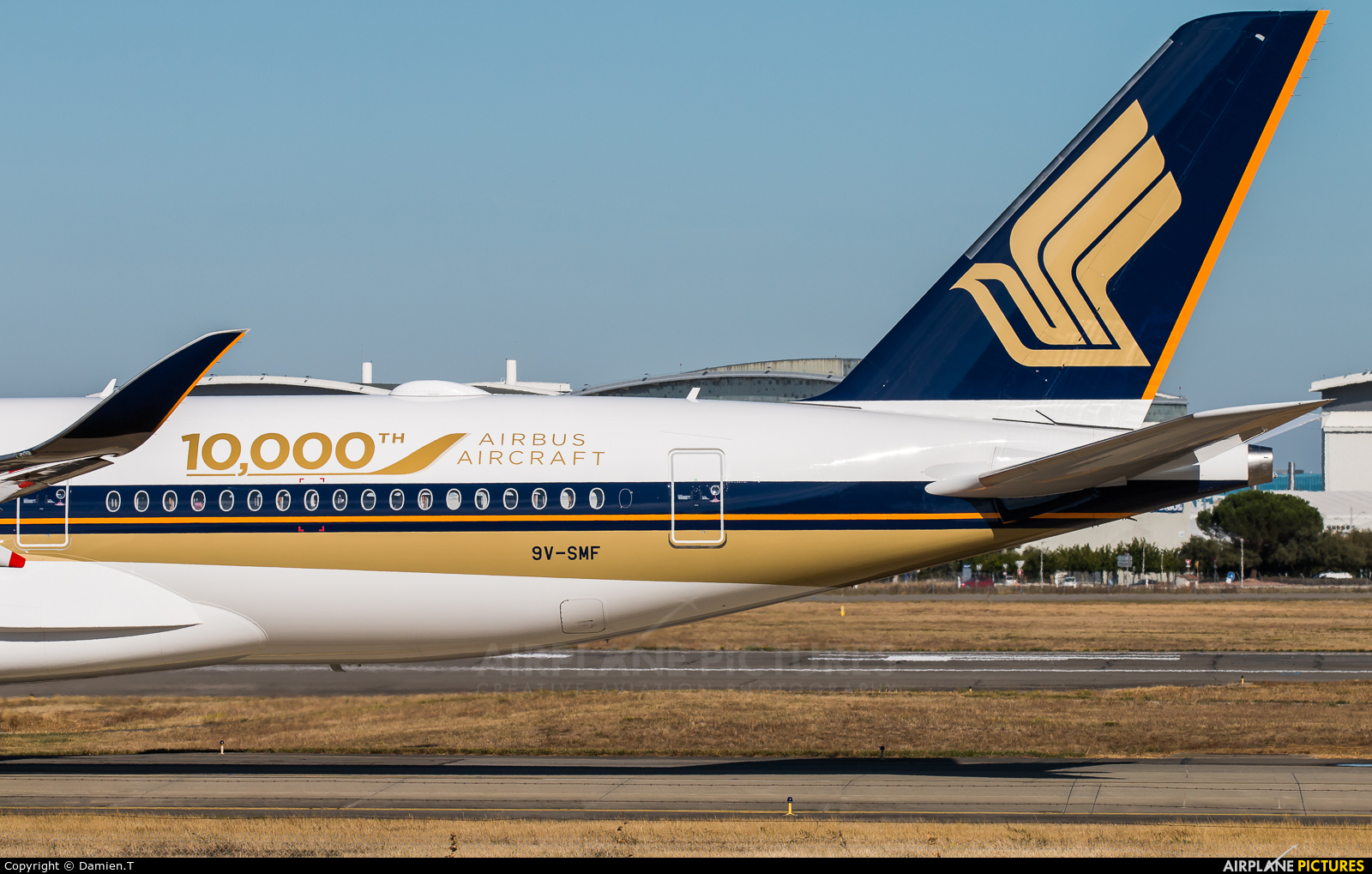 Singapore Airlines 9V-SMF aircraft at Toulouse - Blagnac