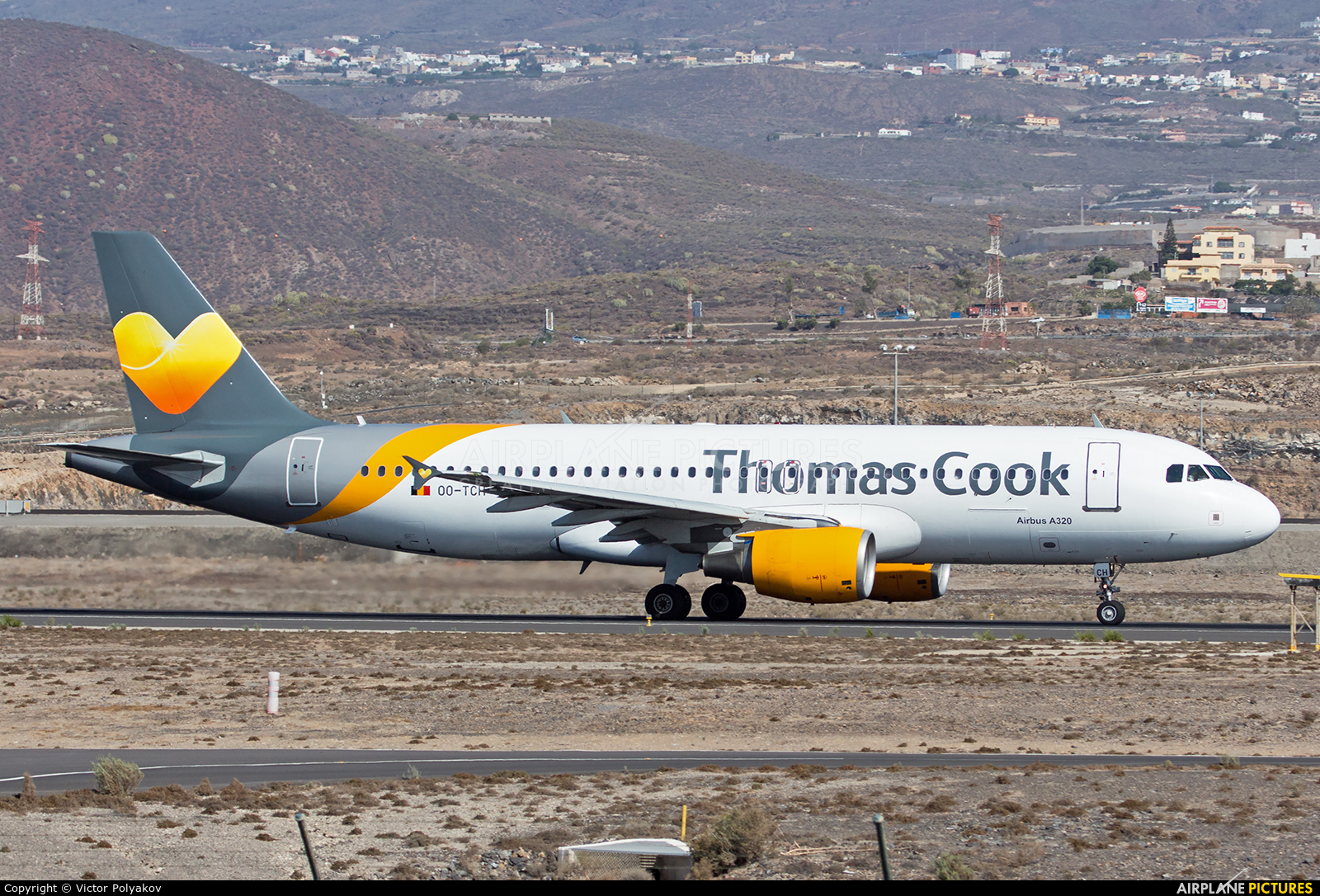 Thomas Cook Belgium OO-TCH aircraft at Tenerife Sur - Reina Sofia