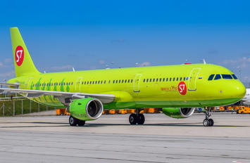 VQ-BQK - S7 Airlines Airbus A321