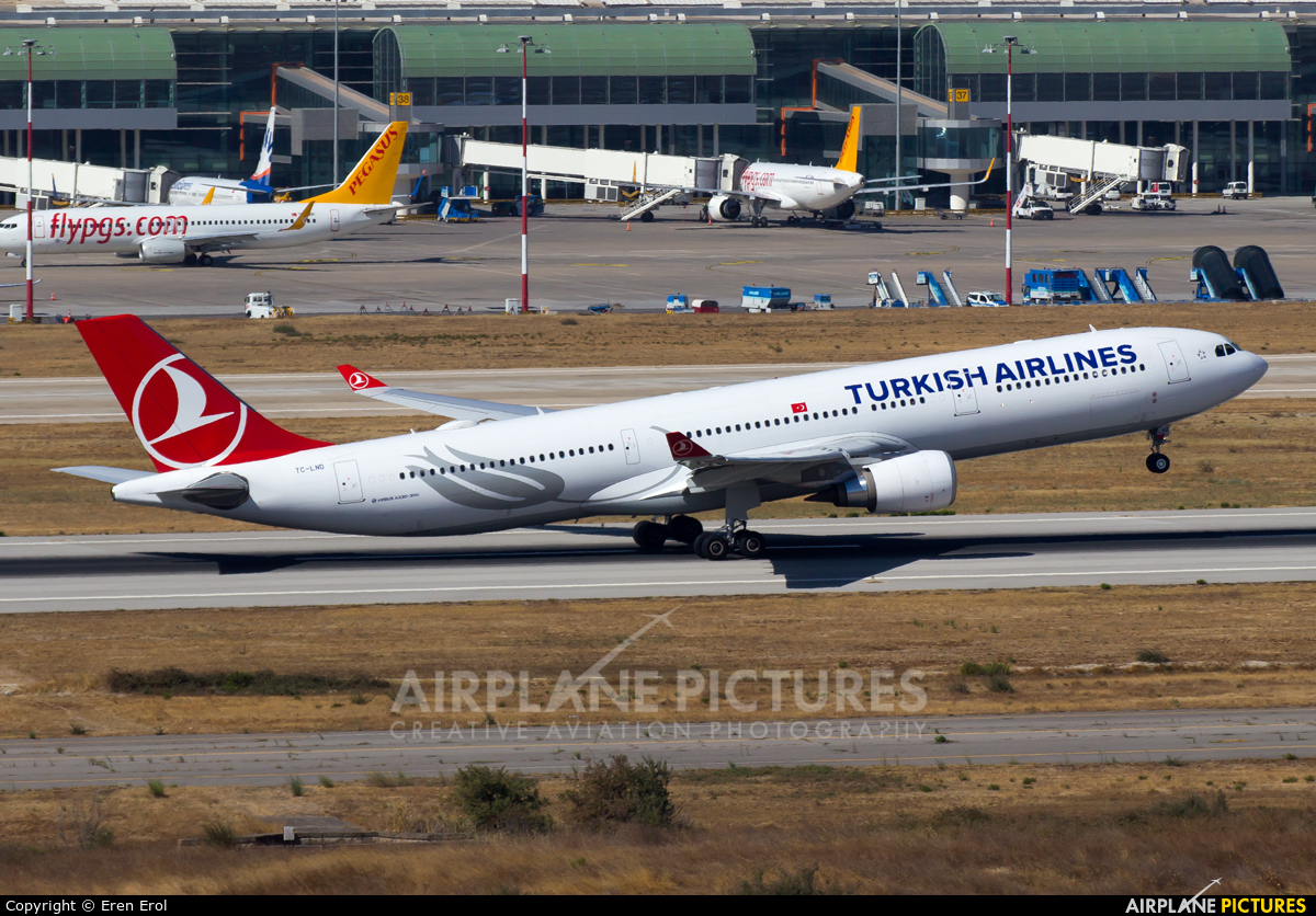 Turkish Airlines TC-LND aircraft at Izmir Intl