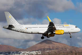 EC-MEA - Vueling Airlines Airbus A320