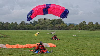 - - - Airport Overview Parachute Parachutist