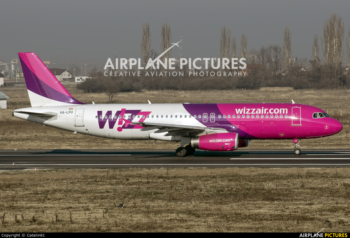 Wizz Air HA-LPU aircraft at Craiova
