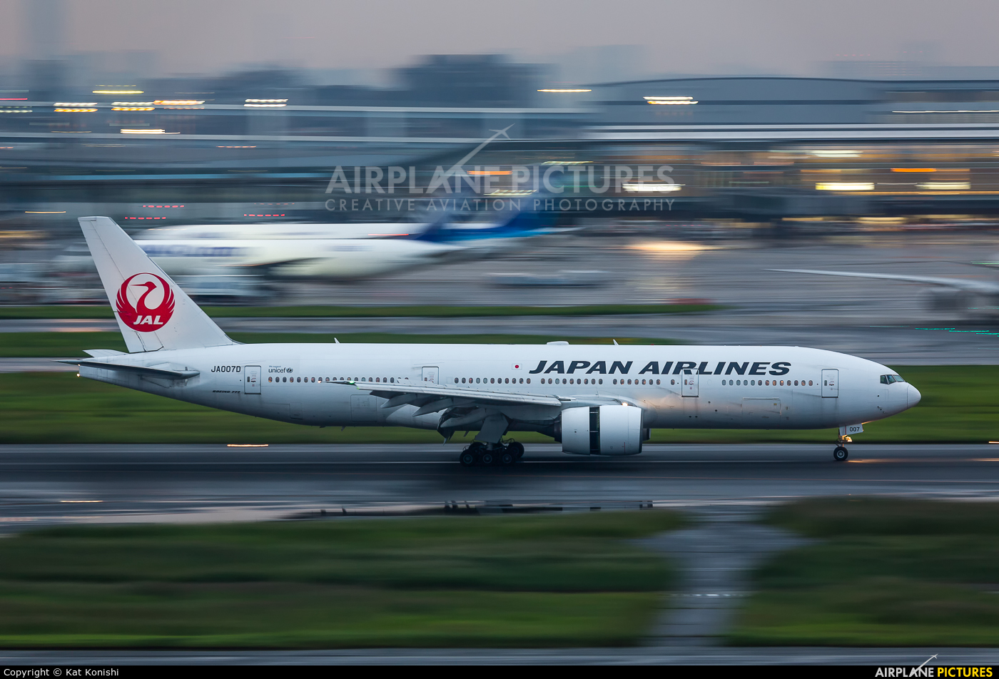 JAL - Japan Airlines JA007D aircraft at Tokyo - Haneda Intl