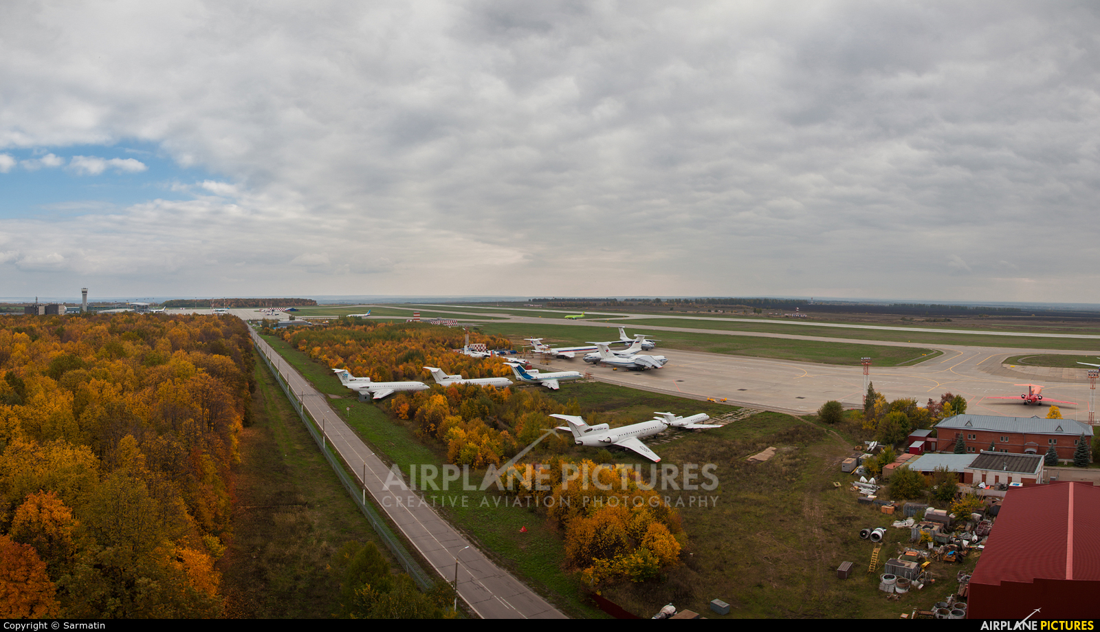 - Airport Overview - aircraft at Kazan