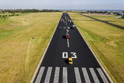 - -  - Airport Overview - Runway, Taxiway aircraft