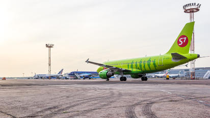 VP-BTP - S7 Airlines Airbus A319