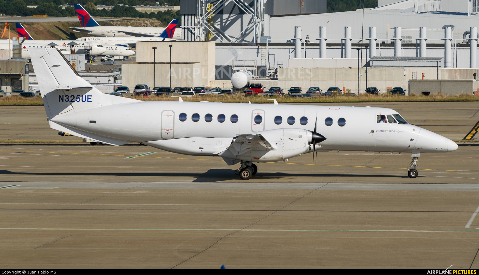 Private N325UE aircraft at Atlanta - Hartsfield-Jackson Intl