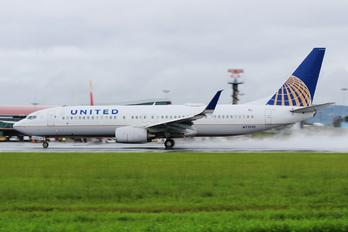 N77530 - United Airlines Boeing 737-800