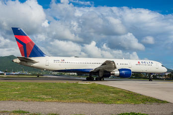 N696DL - Delta Air Lines Boeing 757-200