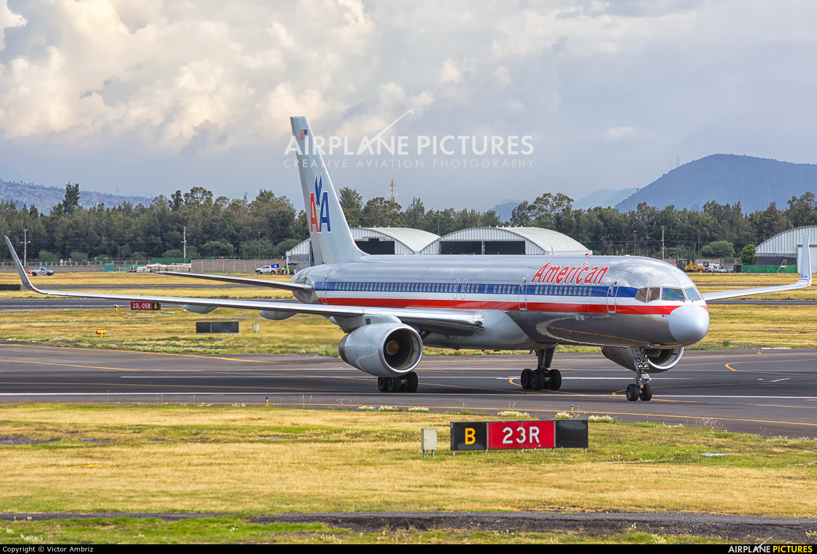 American Airlines N676AN aircraft at Mexico City - Licenciado Benito Juarez Intl
