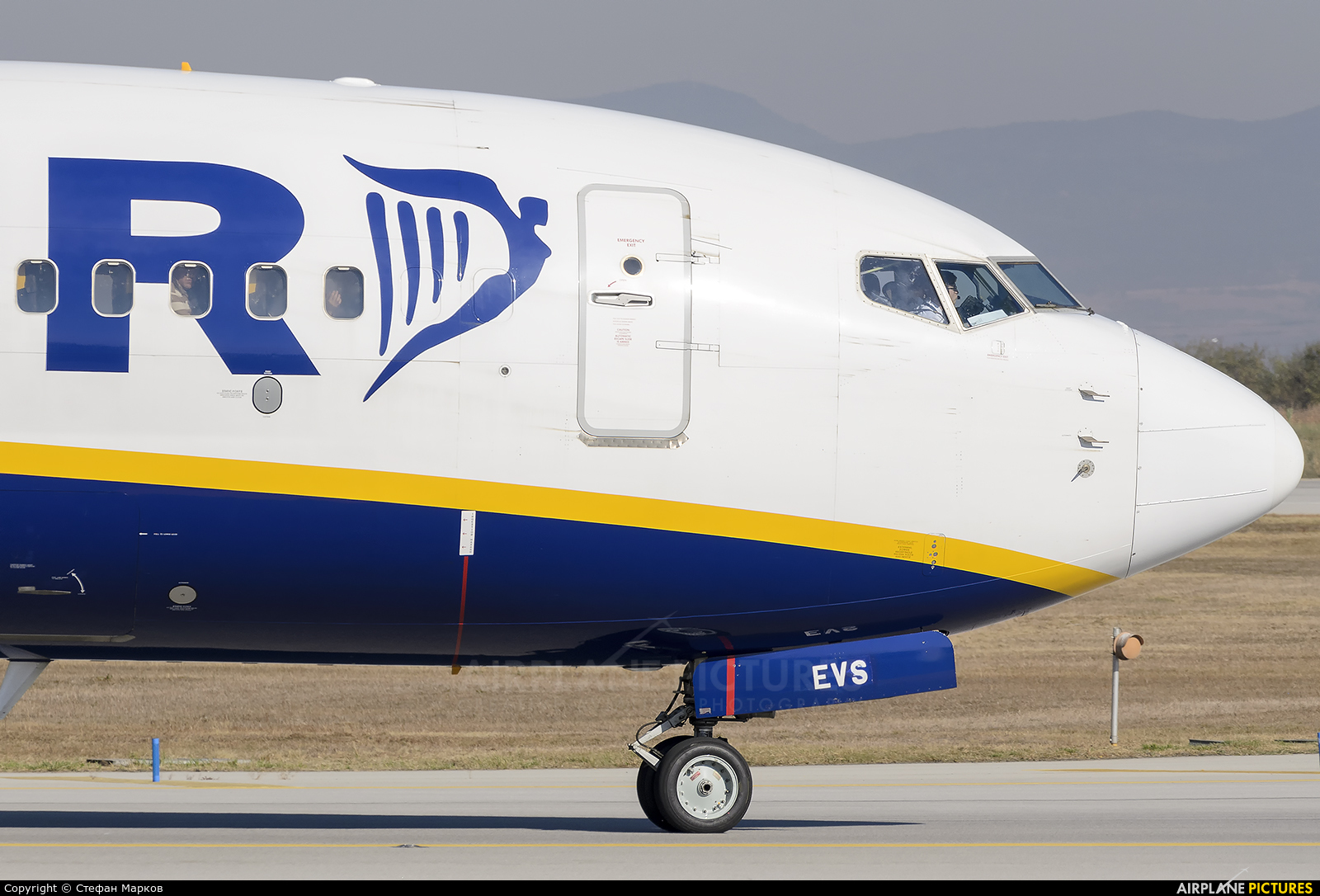 Ryanair EI-EVS aircraft at Sofia