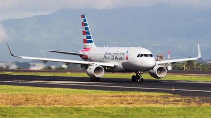 N9023N - American Airlines Airbus A319