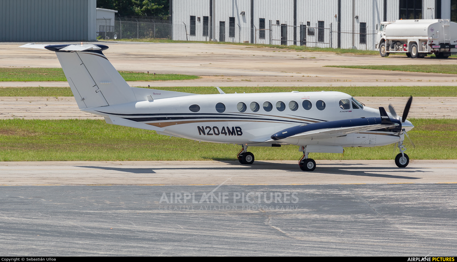 Private N204MB aircraft at Fulton County Airport