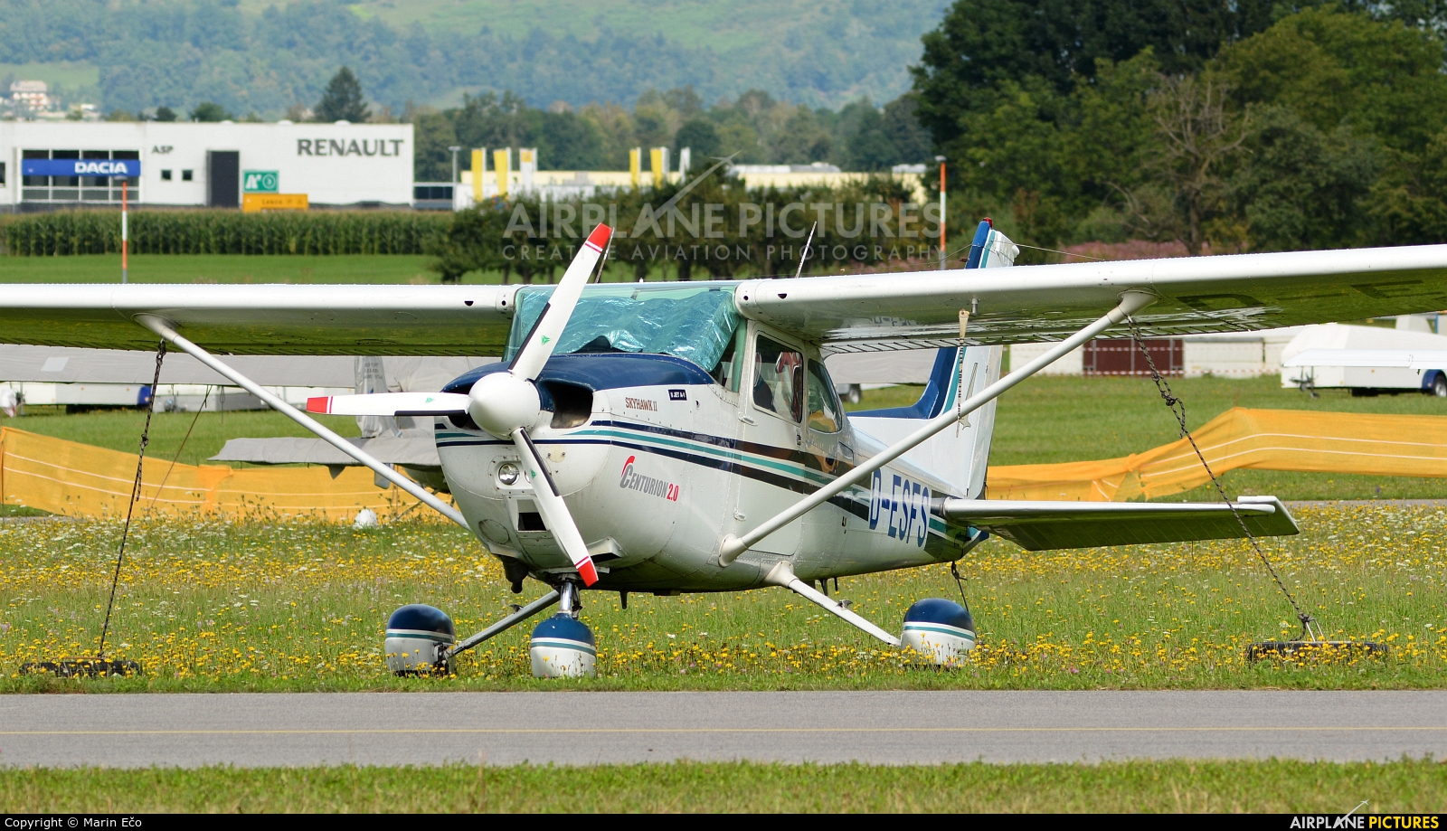 Private D-ESFS aircraft at Lesce-Bled 