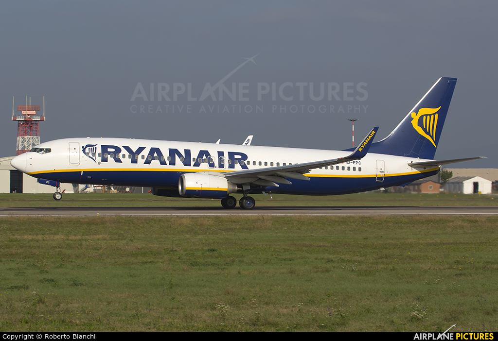 Ryanair EI-EPC aircraft at Verona - Villafranca