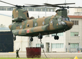 52926 - Japan - Ground Self Defense Force Kawasaki CH-47J Chinook