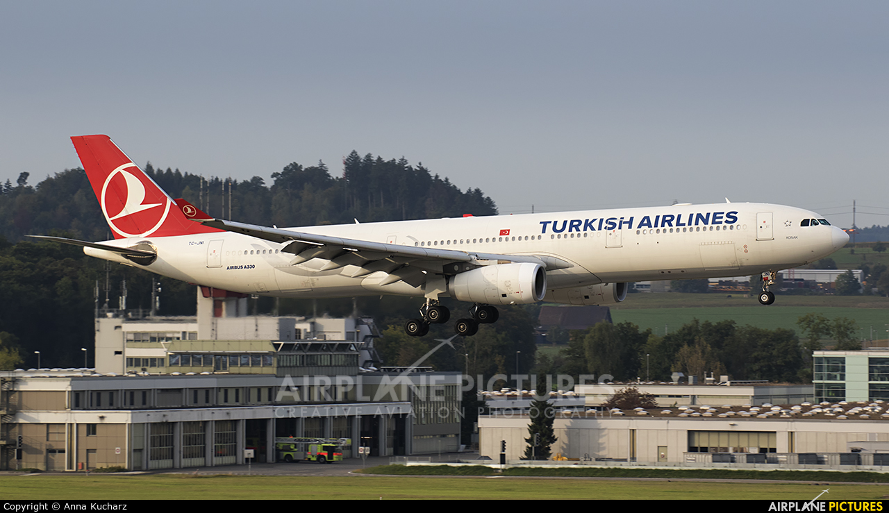 Turkish Airlines TC-JNI aircraft at Zurich