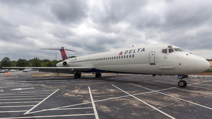 N675MC - Delta Air Lines McDonnell Douglas DC-9