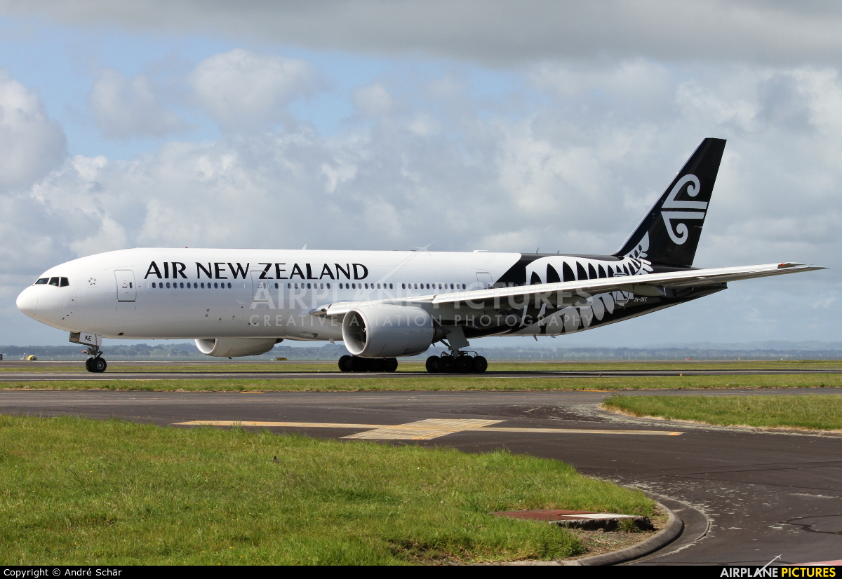 Air New Zealand ZK-OKE aircraft at Auckland Intl