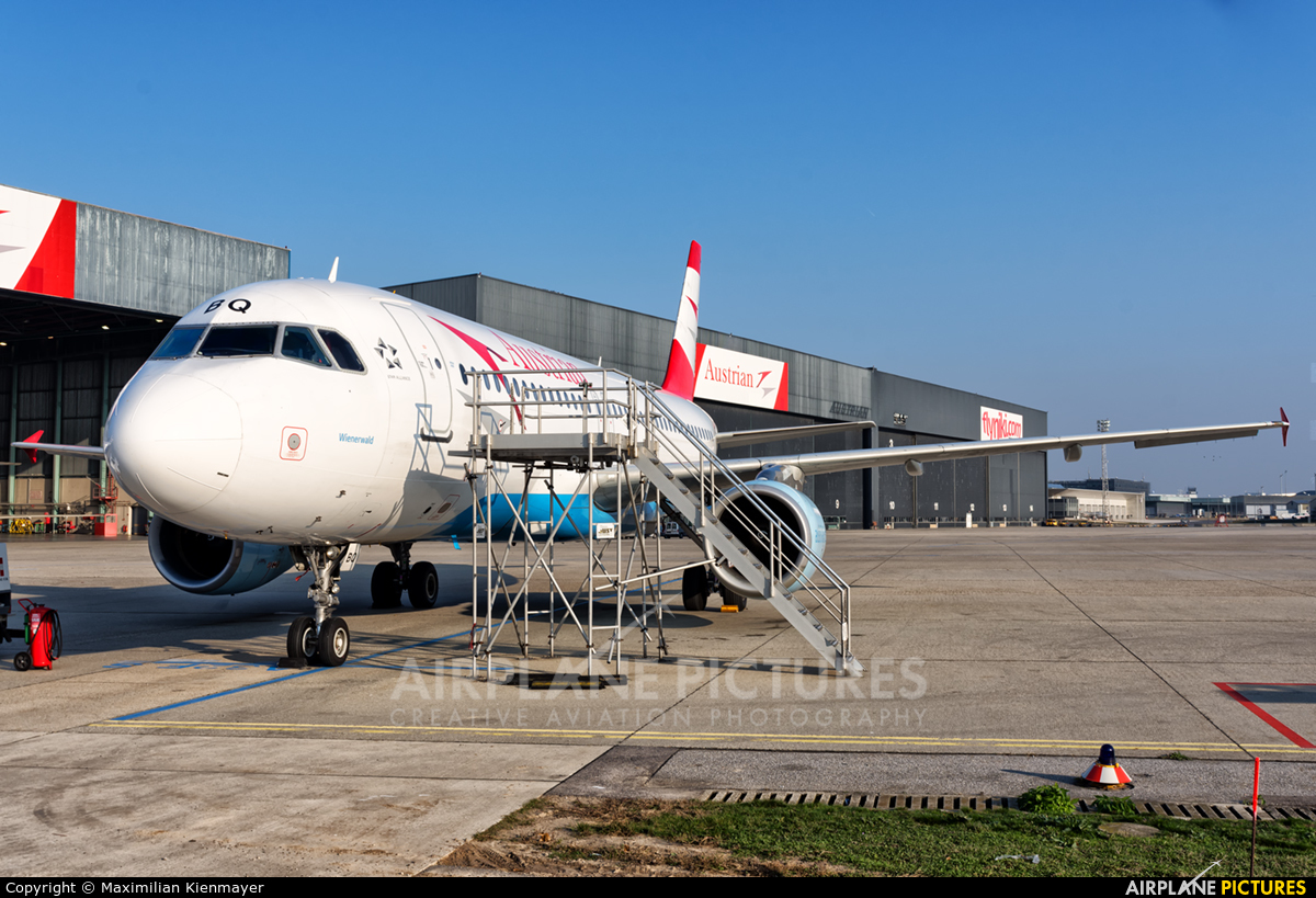 Austrian Airlines/Arrows/Tyrolean OE-LBQ aircraft at Vienna - Schwechat