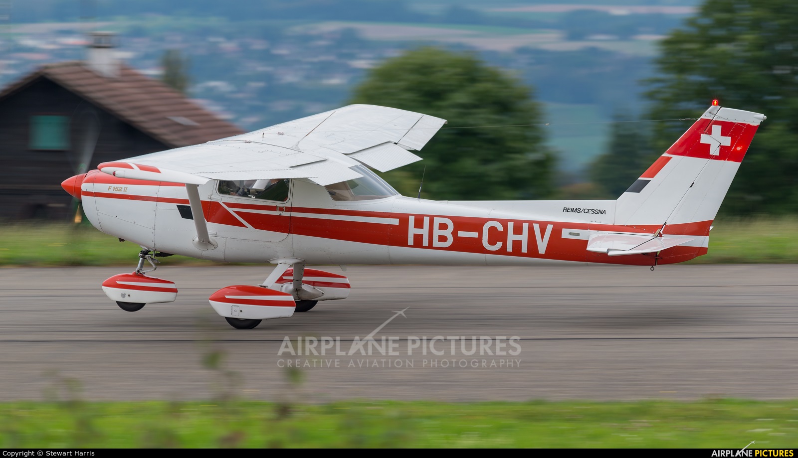 Private HB-CHV aircraft at Lausanne - La Blécherette