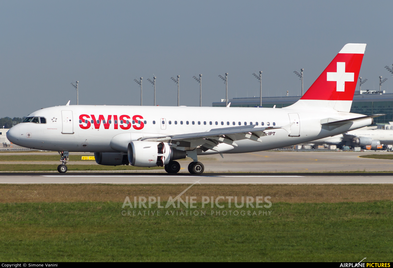 Swiss HB-IPT aircraft at Munich