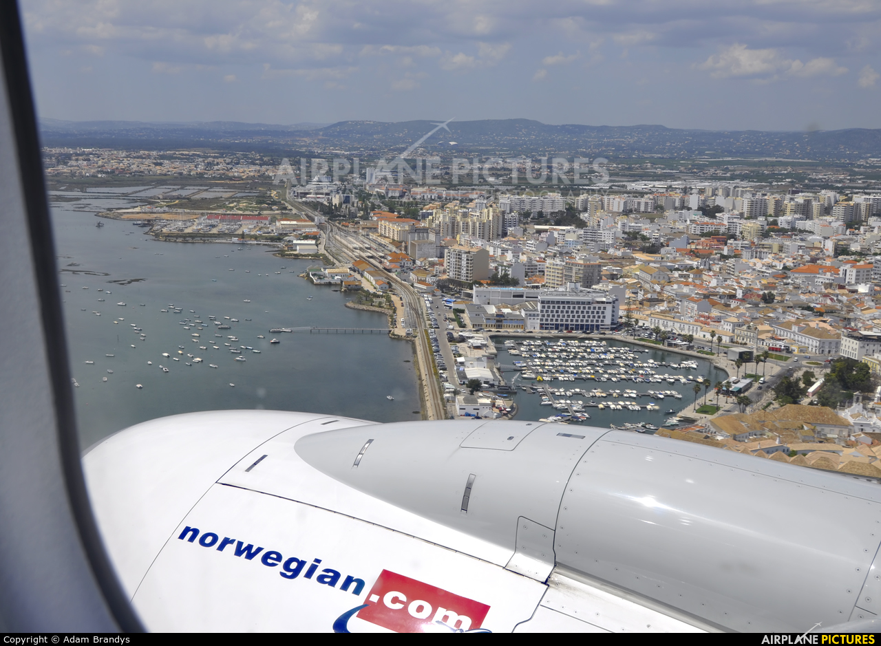 Norwegian Air Shuttle LN-NGG aircraft at Faro