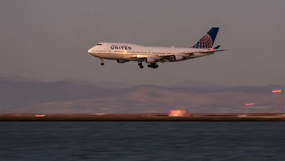 N179UA - United Airlines Boeing 747-400