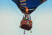 - - Private Hot Air Balloon Unknown type aircraft