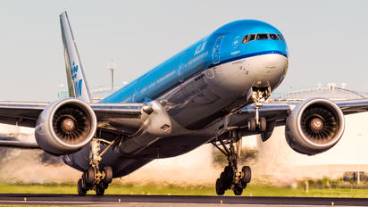 PH-BVG - KLM Boeing 777-300ER