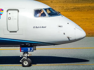 PR-AXJ - Azul Linhas Aéreas Embraer ERJ-195 (190-200)
