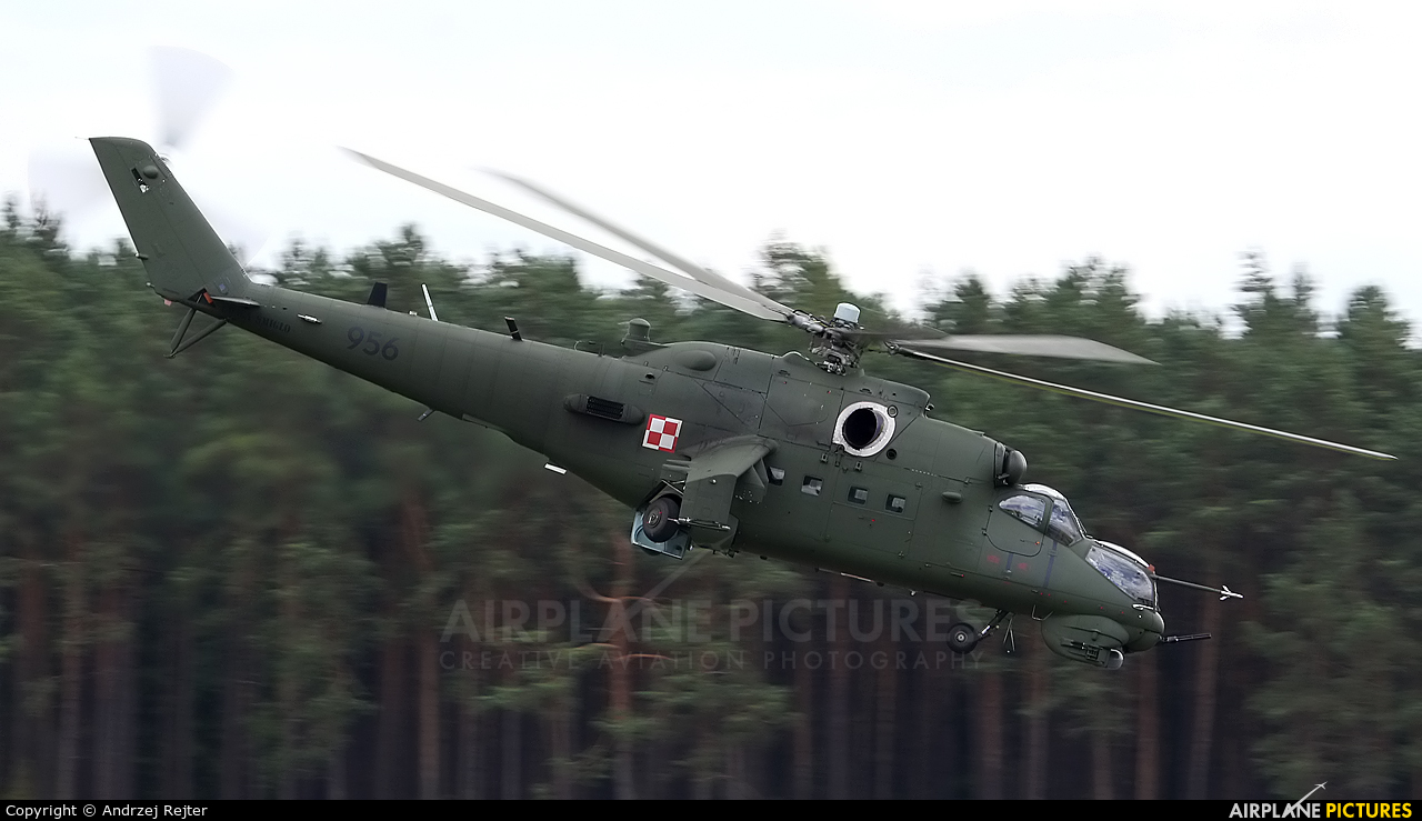 Poland - Army 956 aircraft at Siemirowice