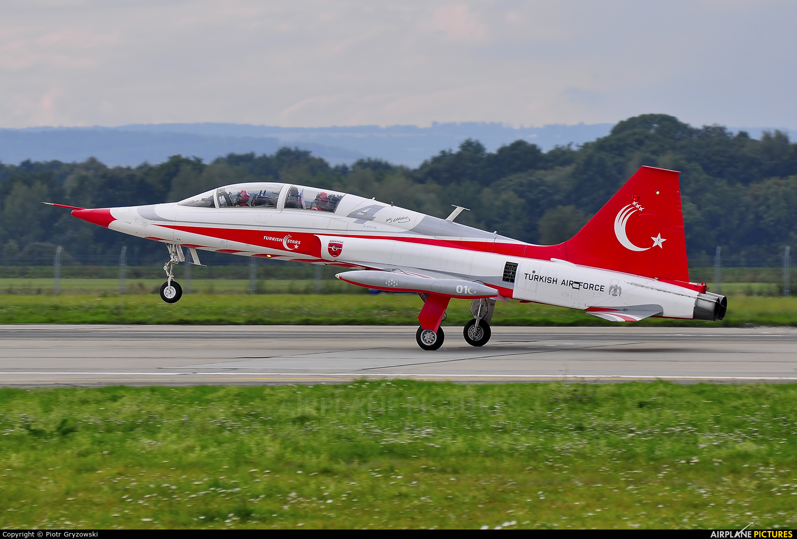 Turkey - Air Force : Turkish Stars 71-4013 aircraft at Ostrava Mošnov