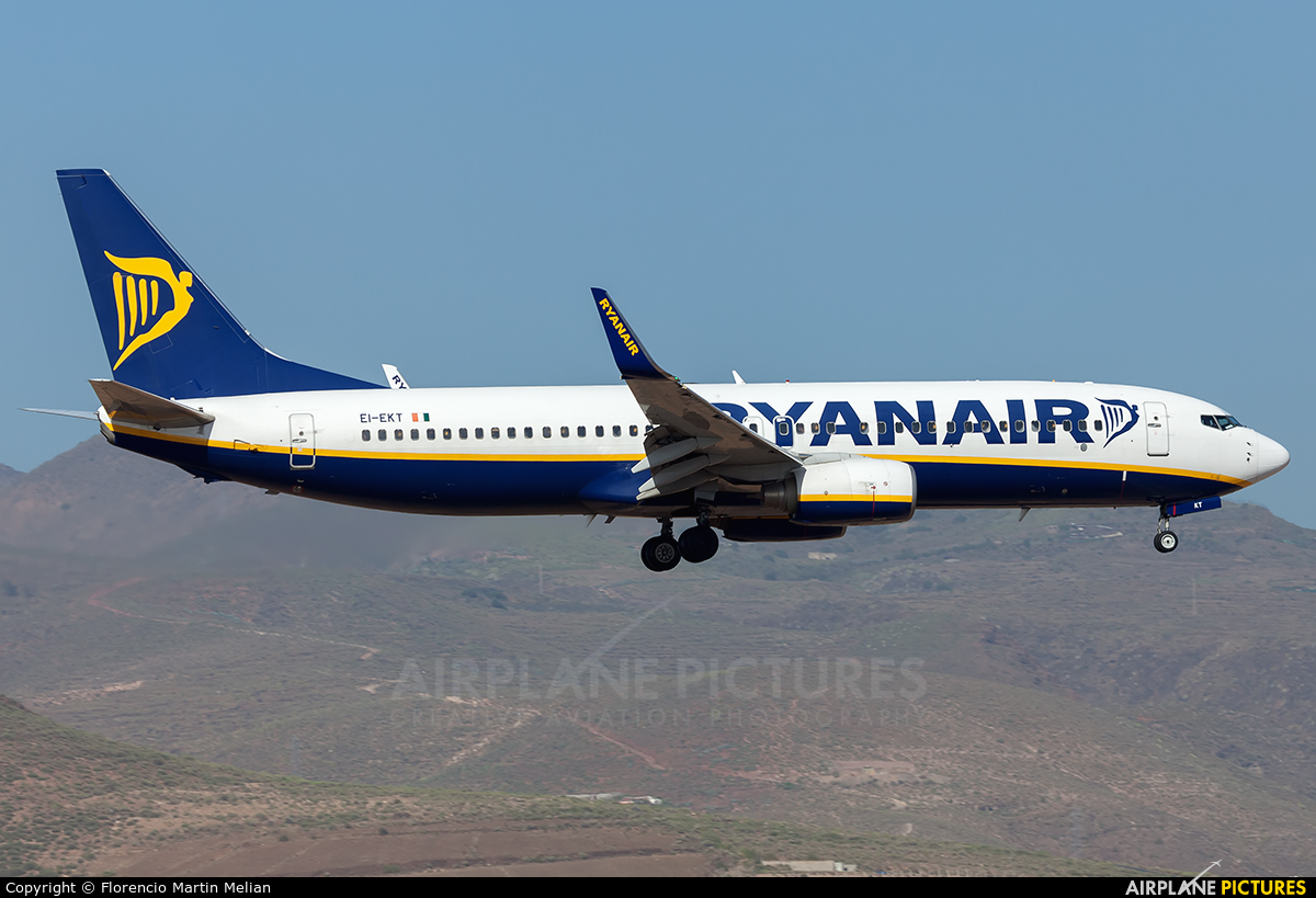 Ryanair EI-EKT aircraft at Las Palmas de Gran Canaria