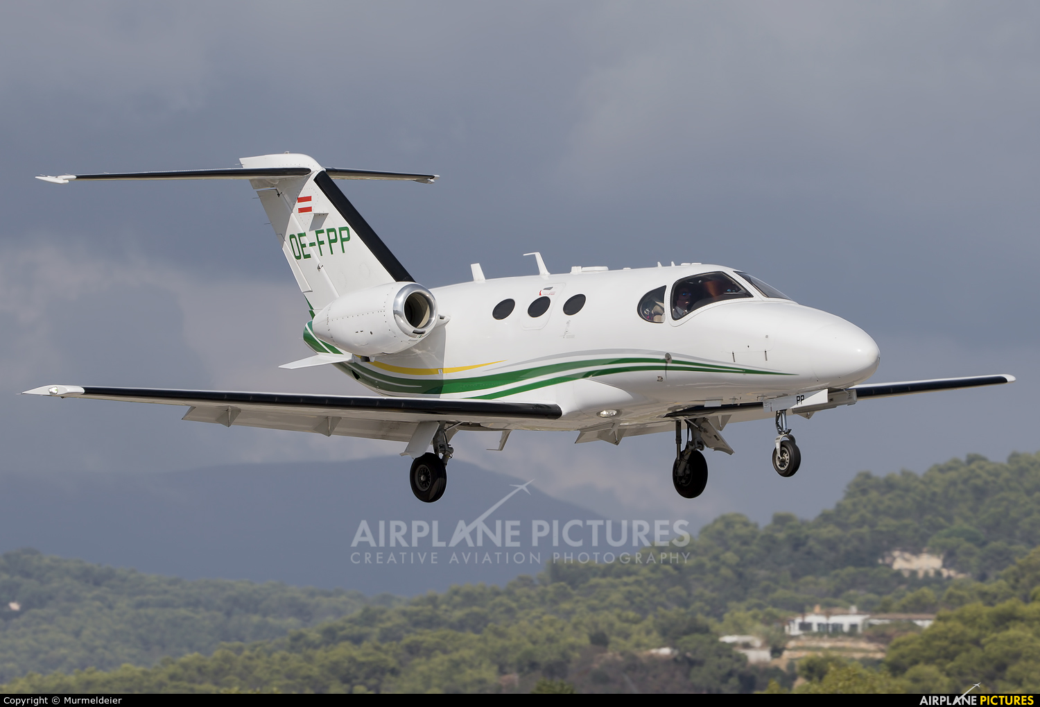 Private OE-FPP aircraft at Cannes - Mandelieu