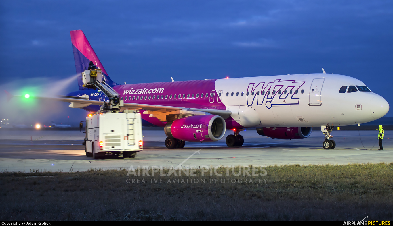 Wizz Air HA-LWG aircraft at Katowice - Pyrzowice