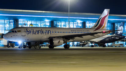 4R-ABK - SriLankan Airlines Airbus A320