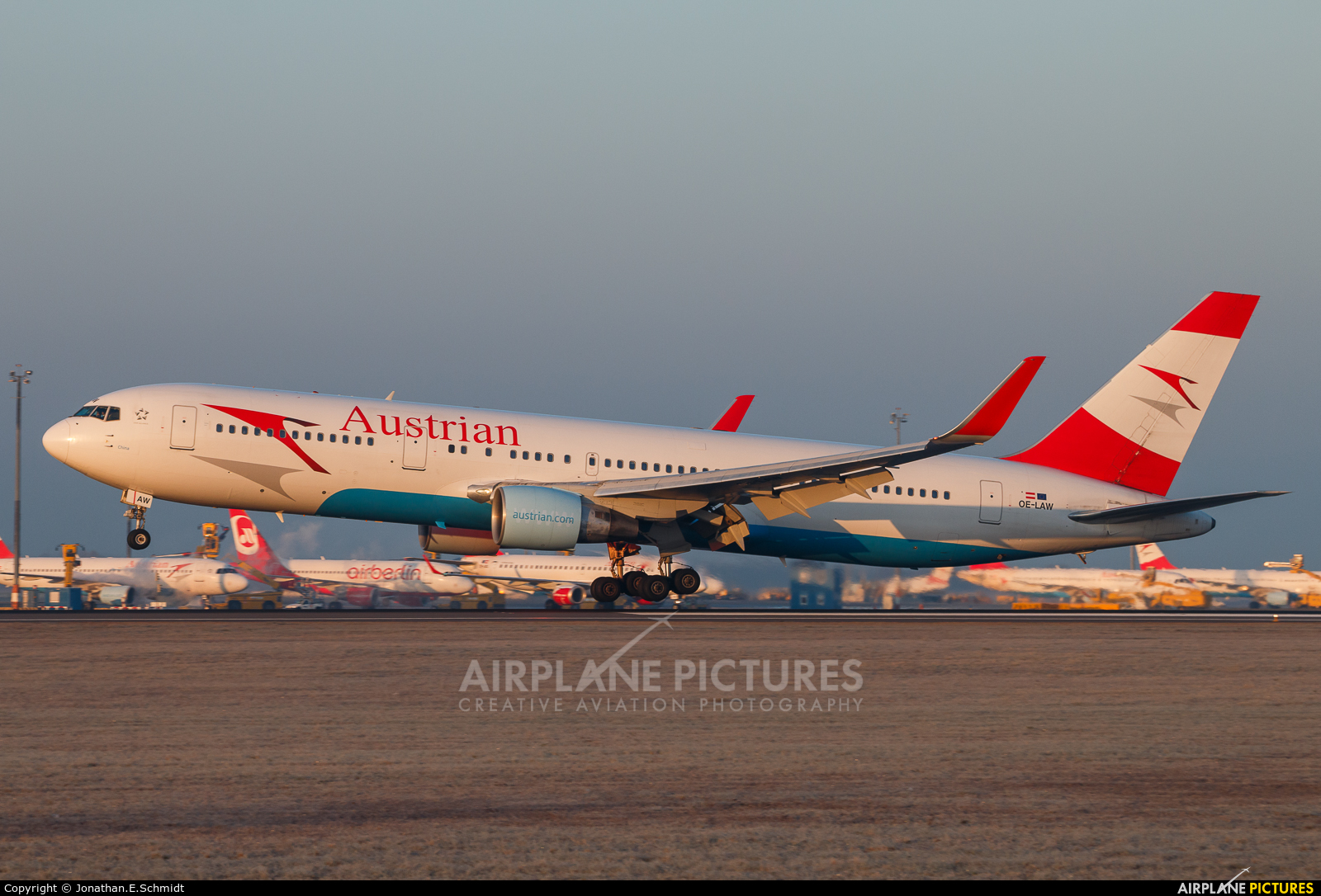 Austrian Airlines/Arrows/Tyrolean OE-LAW aircraft at Vienna - Schwechat