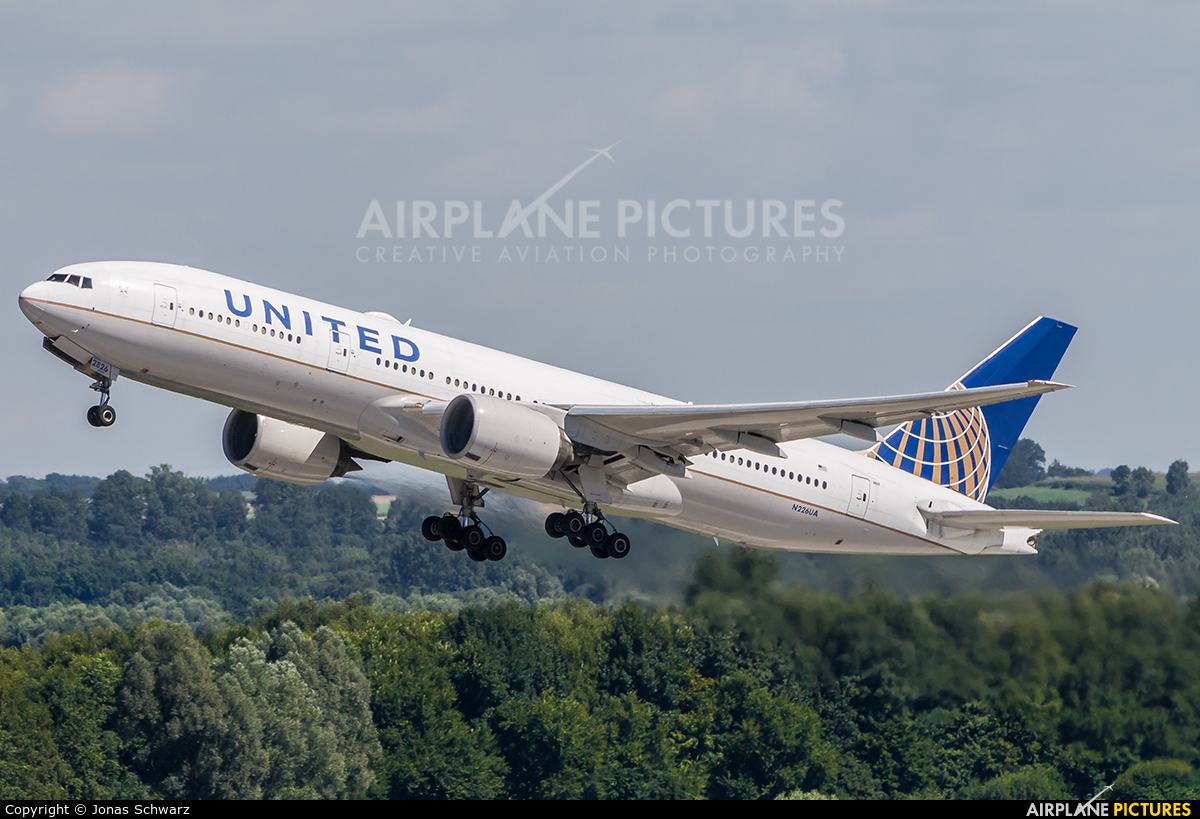 United Airlines N226UA aircraft at Munich