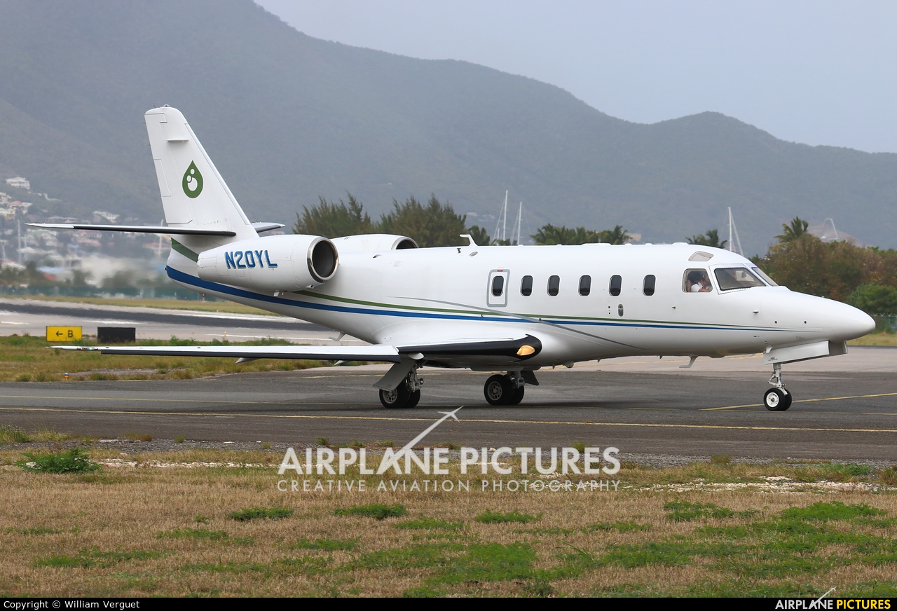 Private N20YL aircraft at Sint Maarten - Princess Juliana Intl