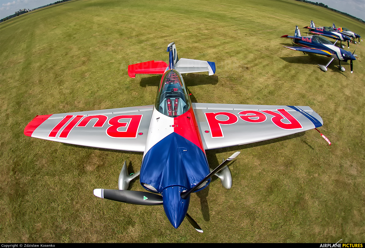 The Flying Bulls Duo : Aerobatics Team OK-FBD aircraft at Leszno - Strzyżewice