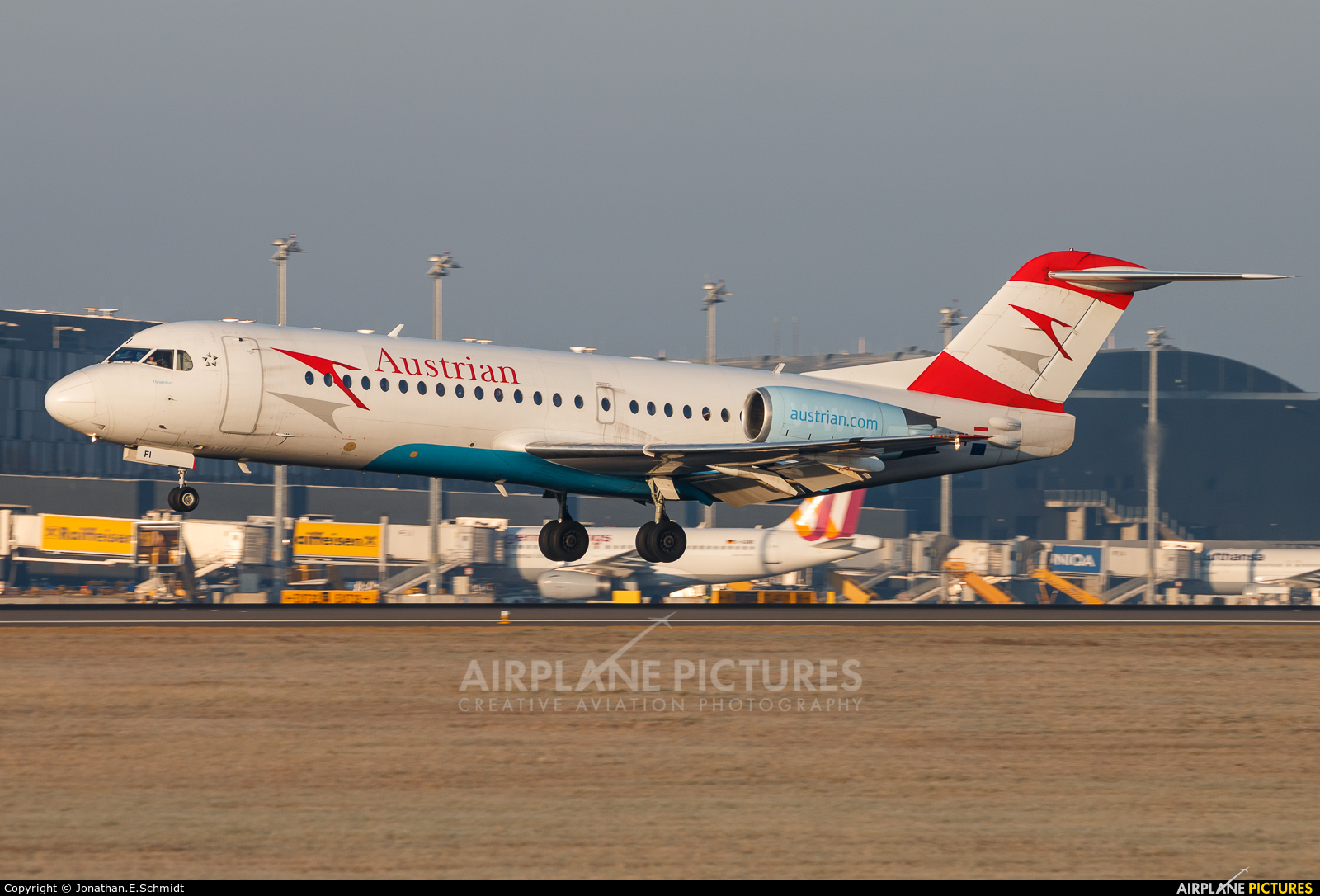 Austrian Airlines/Arrows/Tyrolean OE-LFI aircraft at Vienna - Schwechat