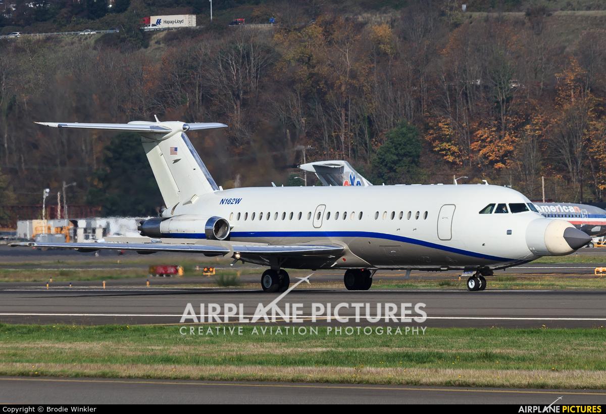Private N162W aircraft at Seattle - Boeing Field / King County Intl