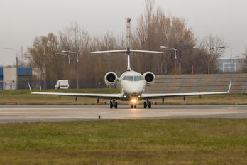 D-BEKP - Private Bombardier BD-100 Challenger 300 series